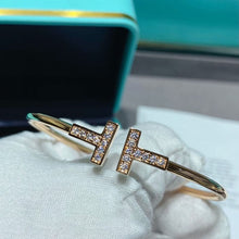 18K T Diamond Wire Bracelet