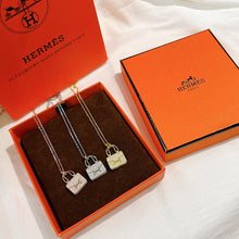 18K Amulettes Constance Pendant H Necklace