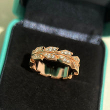 18K T Victoria Vine Ring