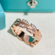 18K T Victoria Vine Ring