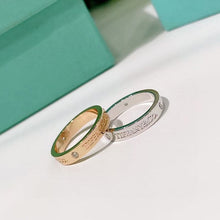18K White Gold Wedding Ring