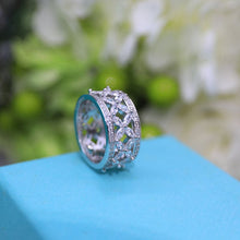 18K T Victoria  Ring