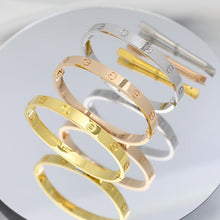 18K White Gold Love Bracelet