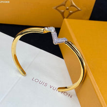 18K Louis Volt Upside Down Diamond Bracelet