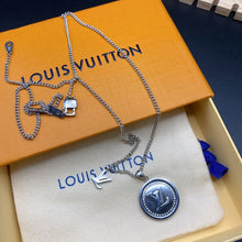 18K Louis Catch Pendant Necklace