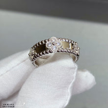 18K White Gold Perlée Clovers Ring