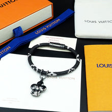 18K Louis Hang It Bracelet