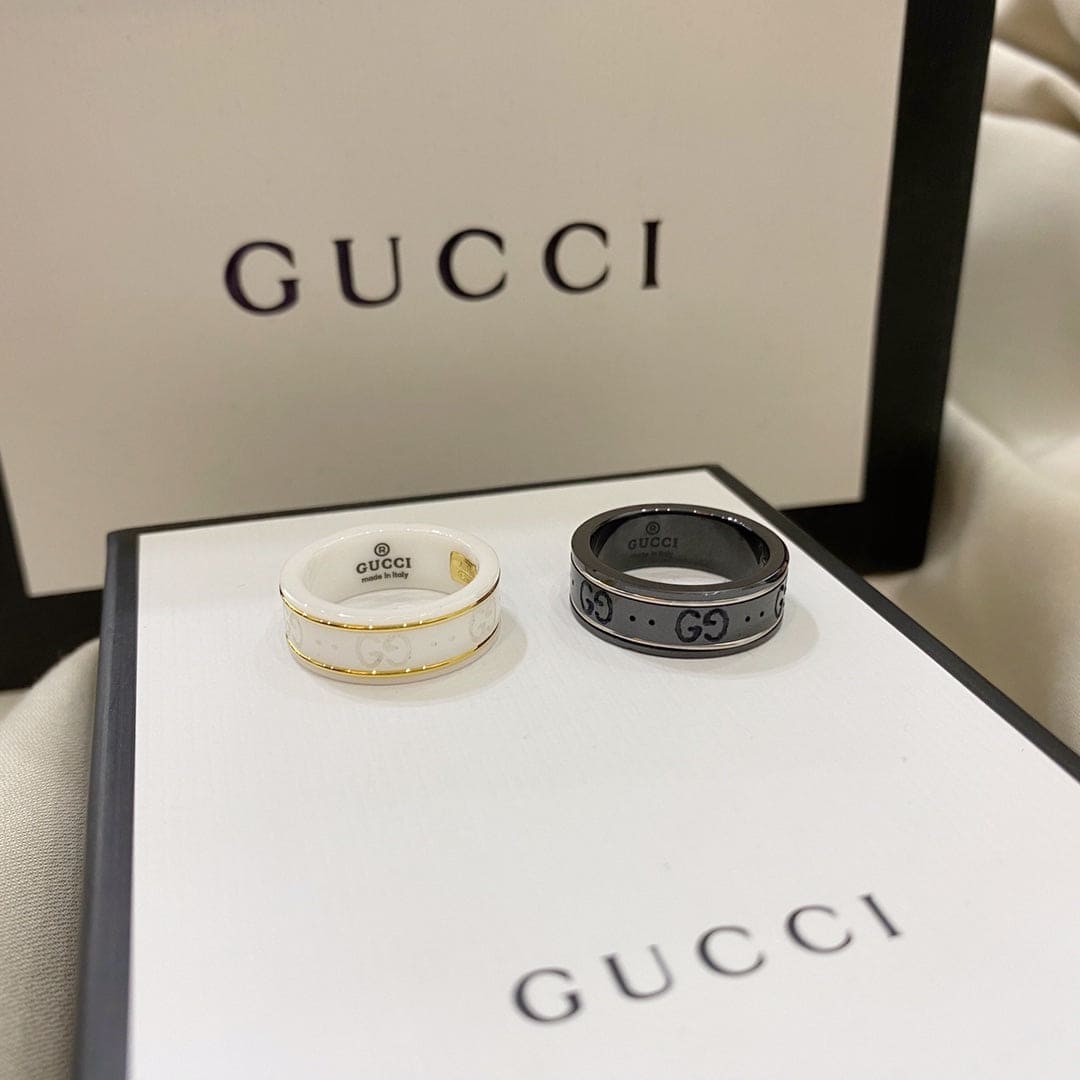 18K GG Icon Black Corundum Ring