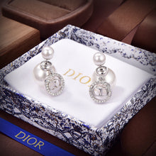 18K CD Tribales White Resin Pearls Earrings