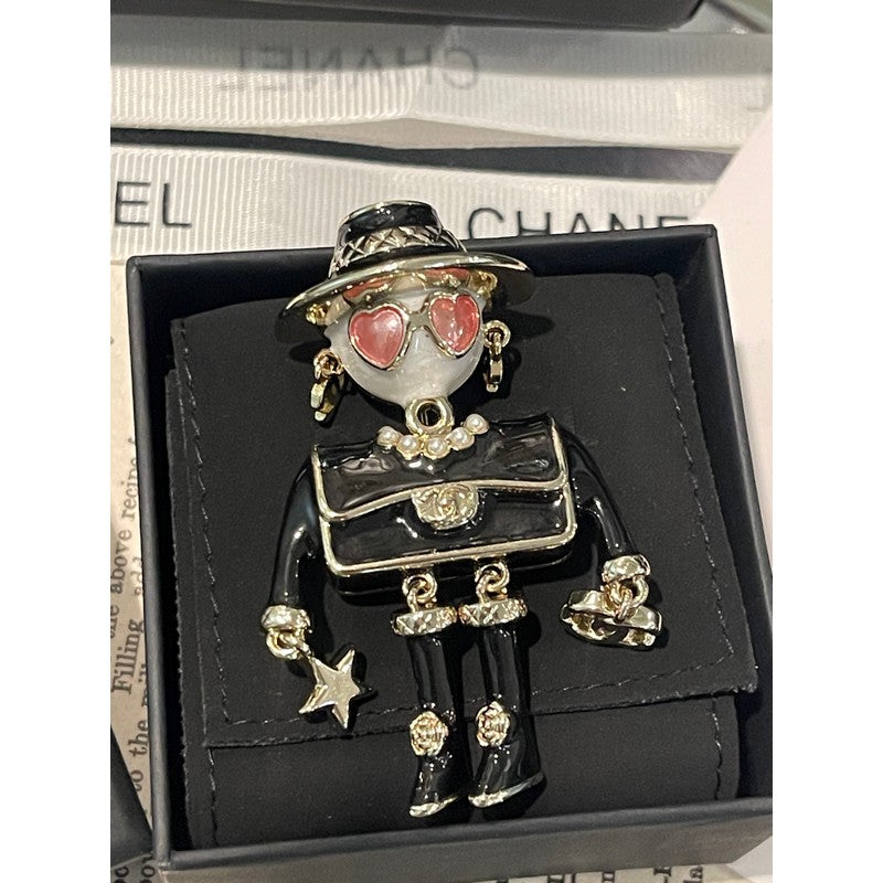 18K CC 24B Pink & Black Robot Gold Brooch