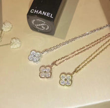 18K Sweet Alhambra Diamond Clover Necklace