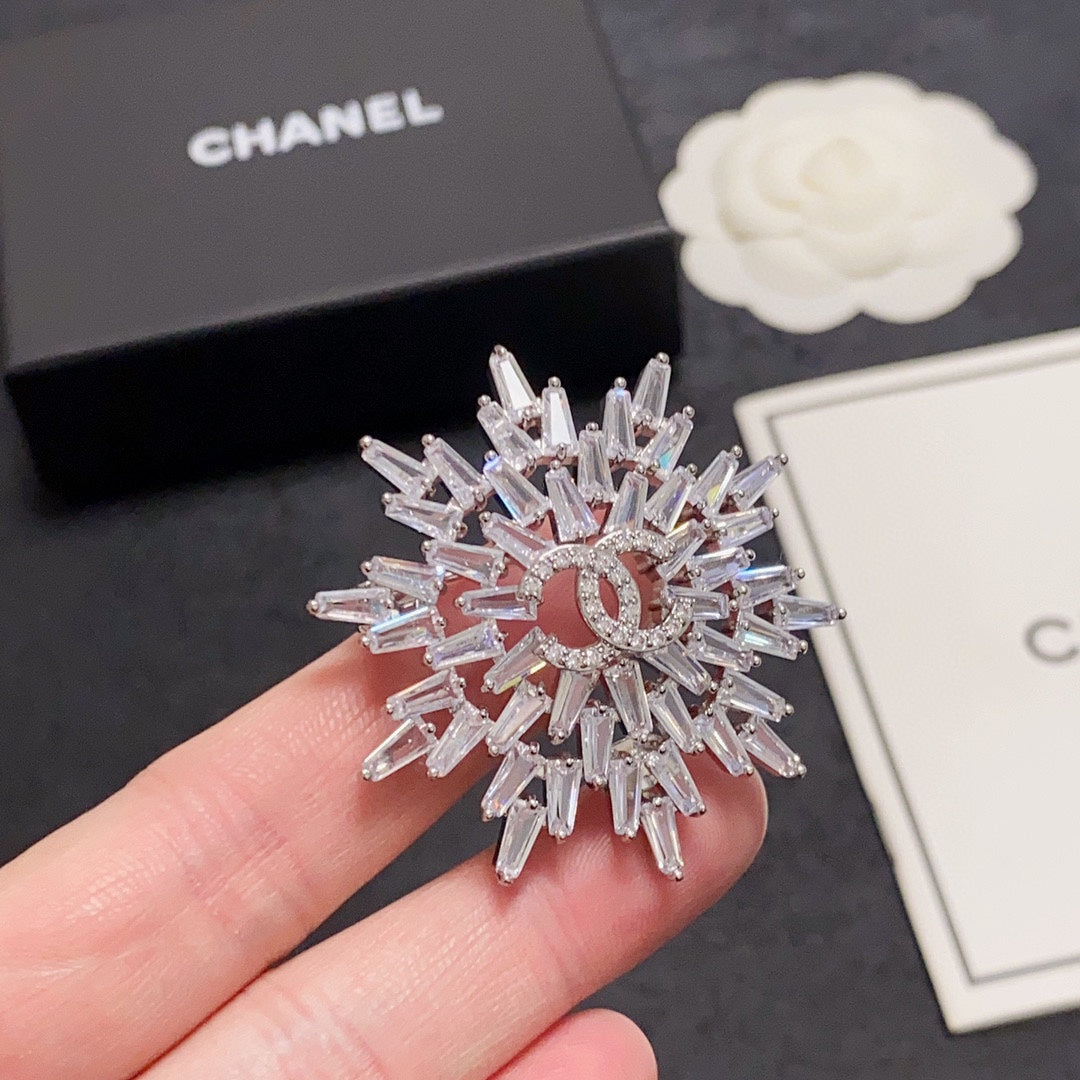 18K CC Snow Flower Brooch