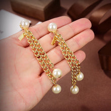 18K Triomphe Chain Pearl Earrings