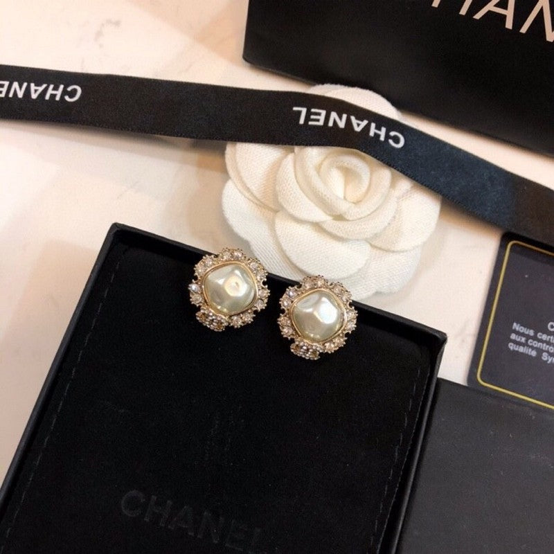 18K CC Round Pearl Diamond Earrings