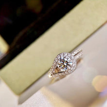 18K Couture Solitaire Ring