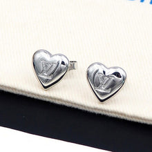 18K Louis Heart Earrings