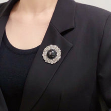 18K Louis Black Ball Brooch