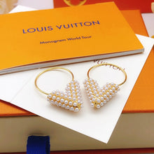 18K Louis Essential V Perle Hoop Earrings