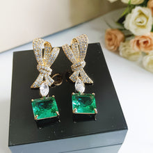 18k Bvlgari Magnificent Inspirations Green Crystals Earrings