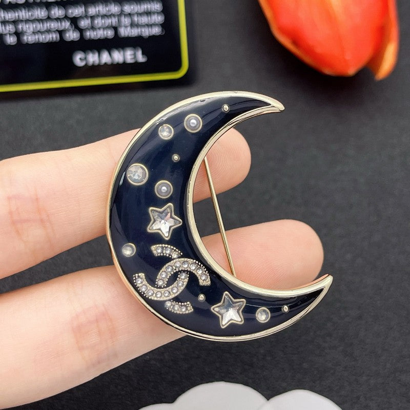 18K CC Moon Gold Brooch