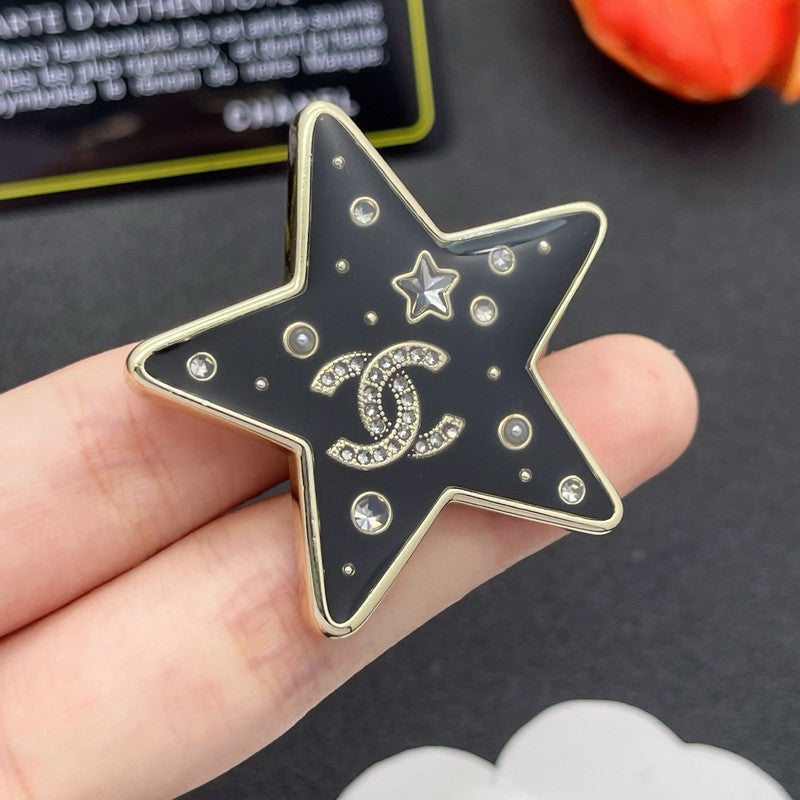 18K CC Star Gold Brooch