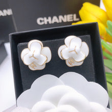 18K CHANEL CC Flower Pearl Earrings