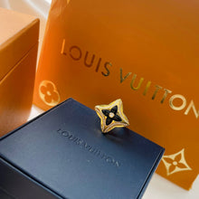 18K Louis Ever Blossom Ring