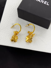 18K CC Flowers Earrings