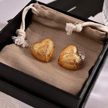 18K Sanit Heart Earrings