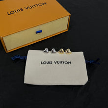 18K Louis Heart Earrings