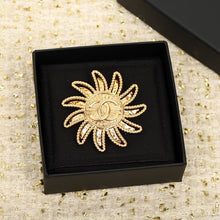 18K CC Sunflower Brooch