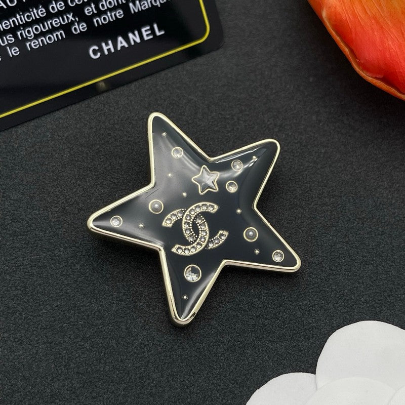 18K CC Star Gold Brooch