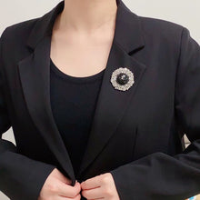 18K Louis Black Ball Brooch