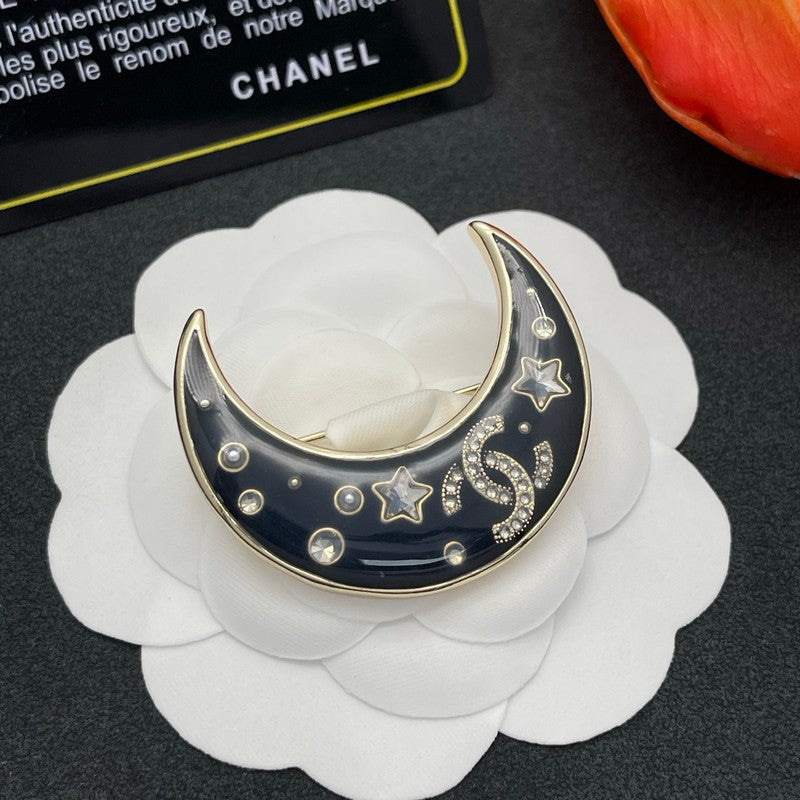 18K CC Moon Gold Brooch