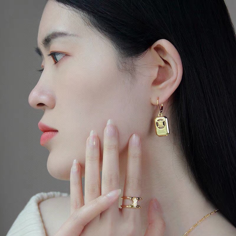 18K Triomphe Square Hoops Earrings