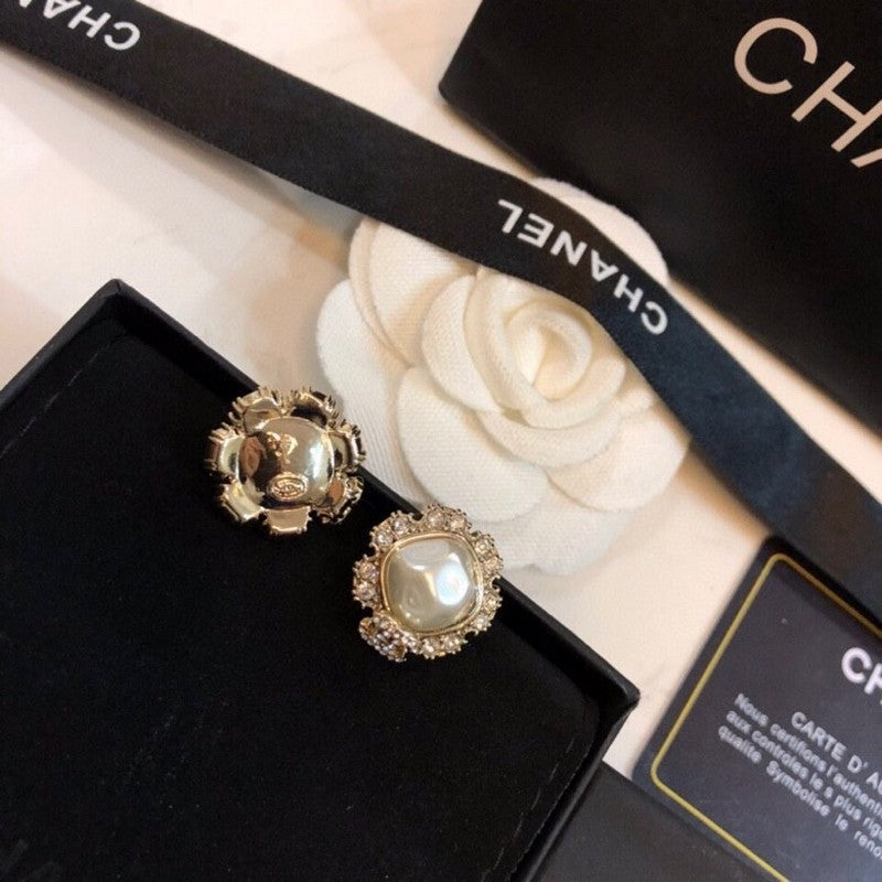 18K CC Round Pearl Diamond Earrings
