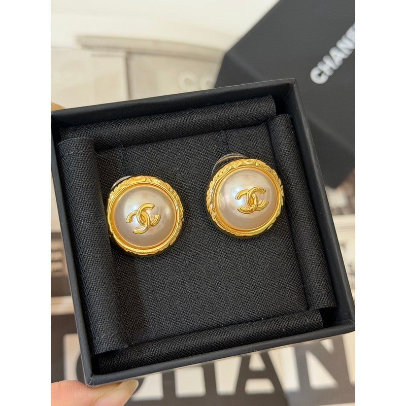 18K CC Yellow Gold Pearl Earrings