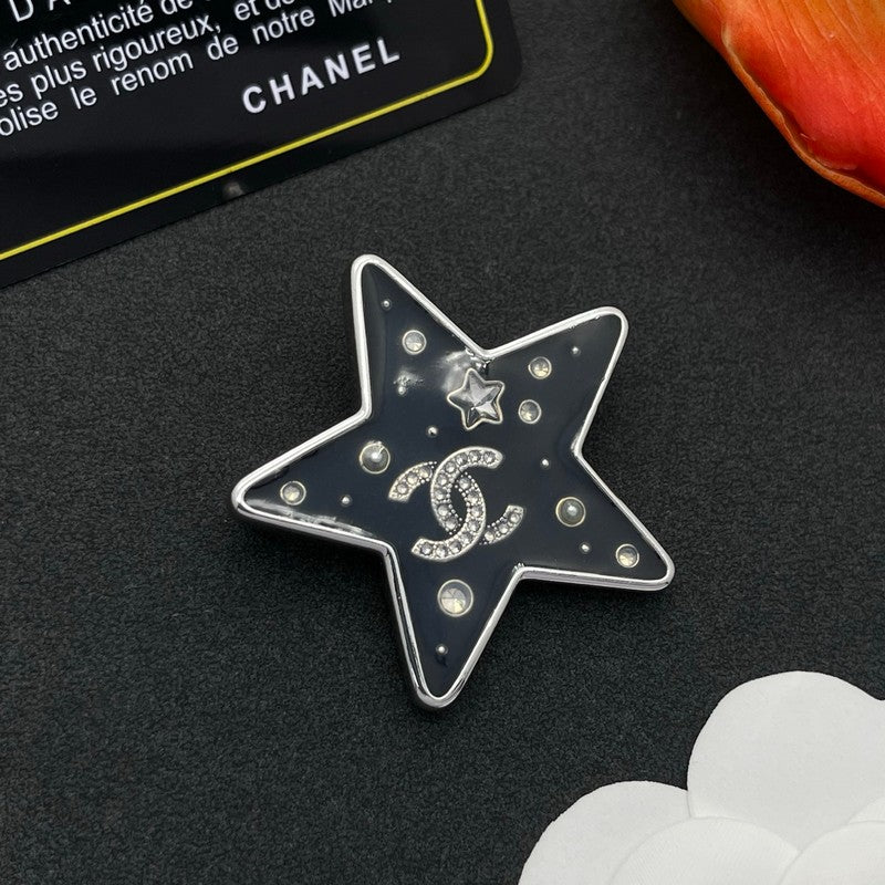 18K CC Star Gold Brooch