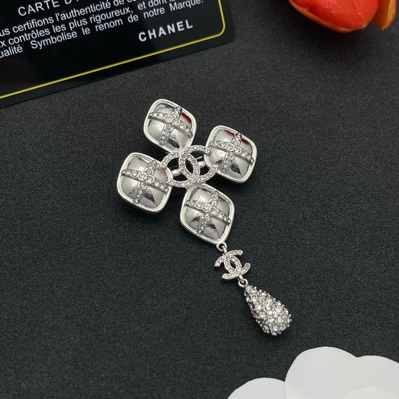 18K CC Diamond Shape Drop Brooch