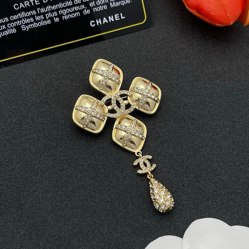 18K CC Diamond Shape Drop Brooch