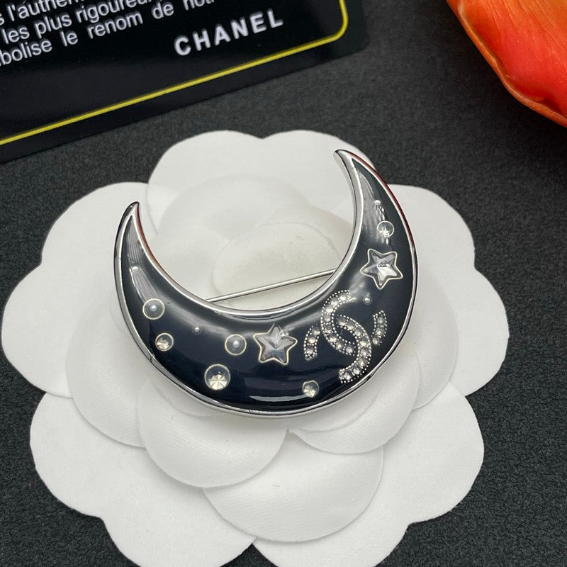 18K CC Moon Gold Brooch