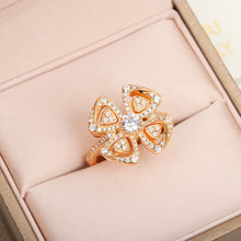 18K BV Fiorever Ring