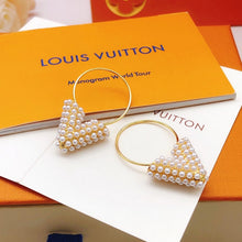 18K Louis Essential V Perle Hoop Earrings