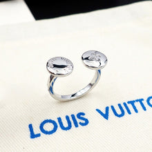 18K Louis Studs Ring