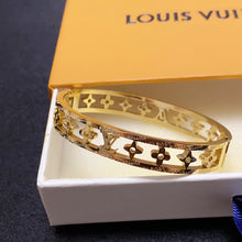 18K Louis Crystal Hollow Bracelet