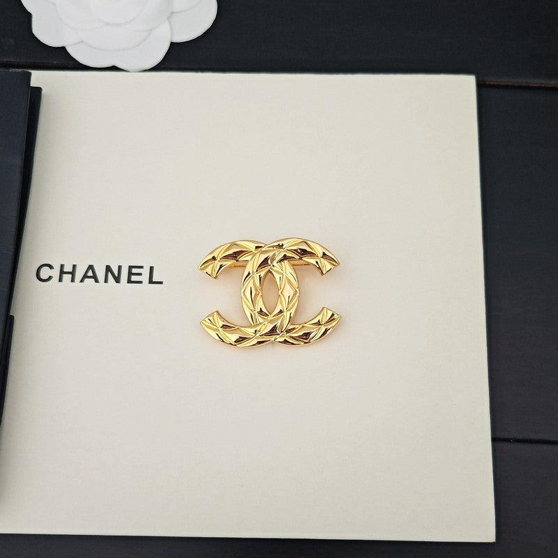 18K CC Uneven Gold Brooch