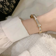 18K Louis Blooming Bracelet