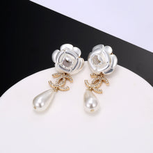 18K CC Flower Pearl Earrings