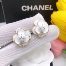 18K CC Flower Pearl Earrings