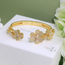 18K Frivole Seven Flowers Diamonds Bracelet